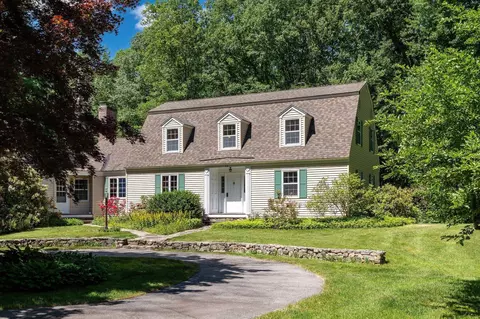 12 Olde Rd, Hampton, NH 03842