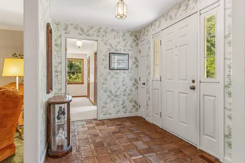 Entry Way - 12 Olde Rd, Hampton, NH 03842 photo 1 of 2