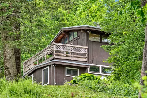 155 Thacher Rd, Bolton, VT 05471