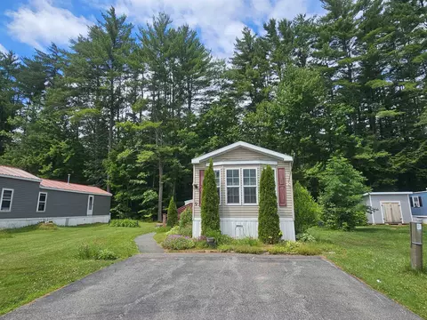 9 Chancellor Dr, Concord, NH 03303