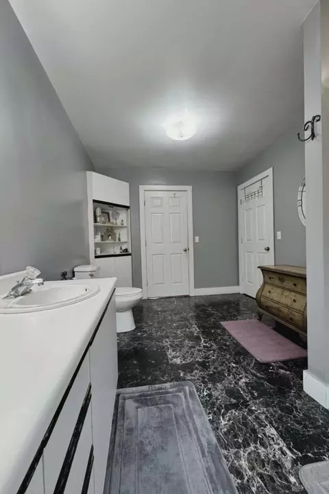 Bath - 60 Lyman Dr, Williston, VT 05495 photo 4 of 4