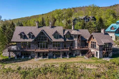 62 Moon Shadow Dr, Ludlow, VT 05149