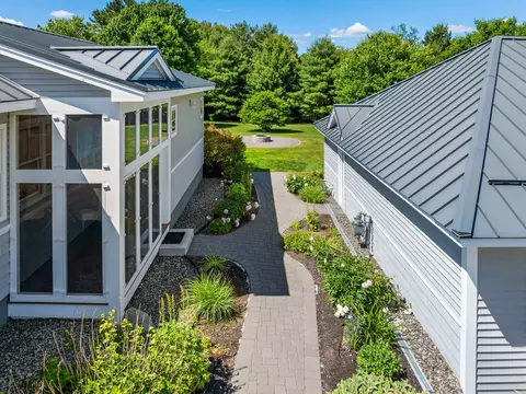 Exterior - 384 Winnacunnet Rd, Hampton, NH 03842 photo 6 of 15