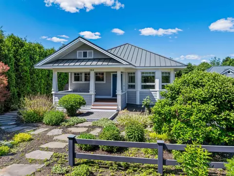 Exterior - 384 Winnacunnet Rd, Hampton, NH 03842 photo 3 of 15
