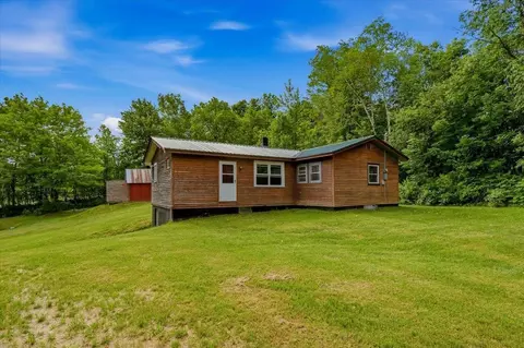 66 Huntley Rd, Cambridge, VT 05444