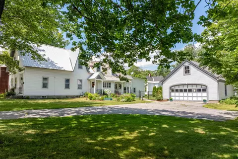 Exterior - 147 Park St, Springfield, VT 05156 photo 2 of 7