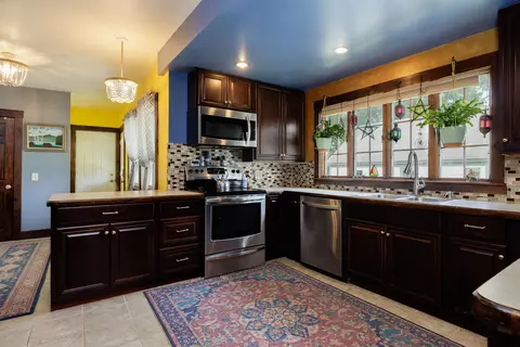 Kitchen - 147 Park St, Springfield, VT 05156 photo 1 of 4