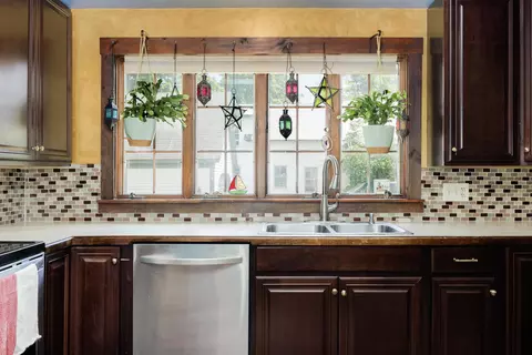Kitchen - 147 Park St, Springfield, VT 05156 photo 2 of 4