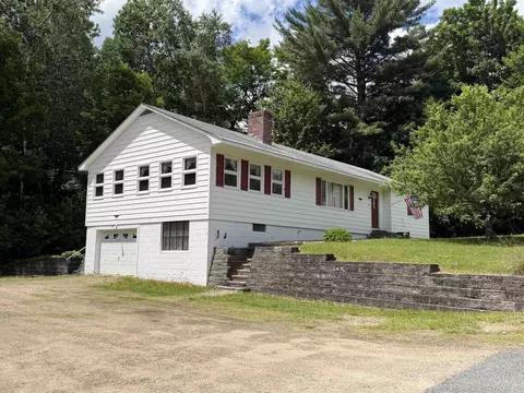 29 Mansion Hill Dr, Lincoln, NH 03251