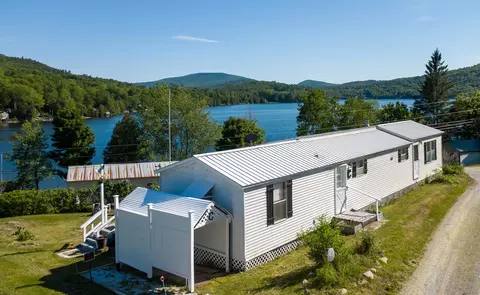 81 Shoreline Dr, Barnet, VT 05821