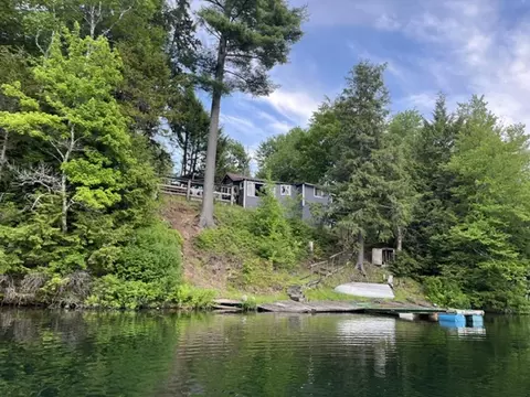 245 Meadow Ln, Woodbury, VT 05681