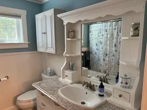 Bath - 23 Walnut Ave, Hampton, NH 03842 photo 2 of 2