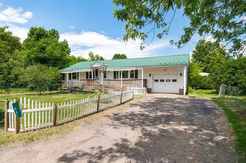 94 Heritage Dr, Georgia, VT 05468