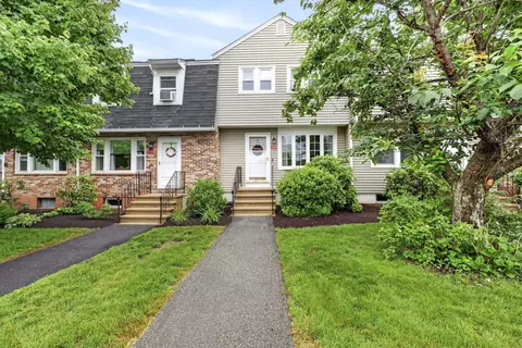 4 Snowberry Ln #9, Goffstown, NH 03045