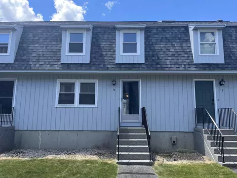 18 Bluestone Dr, Nashua, NH 03060