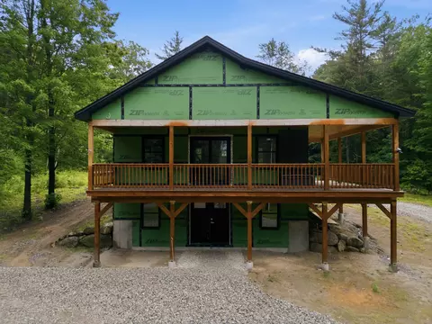 89 Hemlock Ln, Danbury, NH 03230