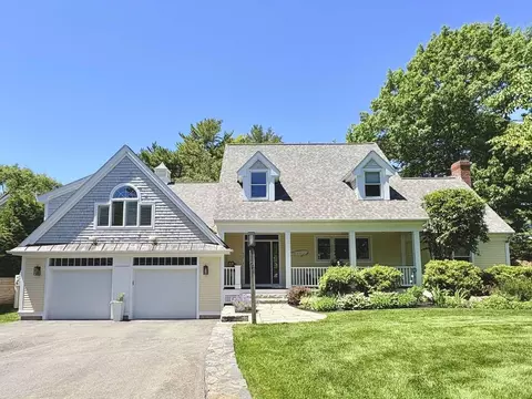 97 Abigale Ln, New Castle, NH 03854
