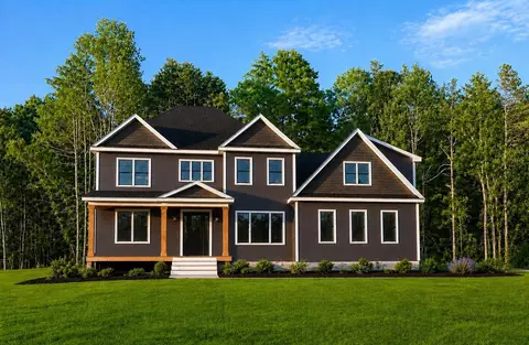 17 Newbury Rd, Pelham, NH 03076