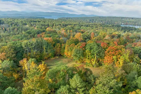 607 N Main St, Wolfeboro, NH 03894