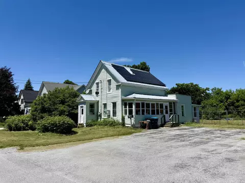 85 Aldis St, Saint Albans, VT 05478