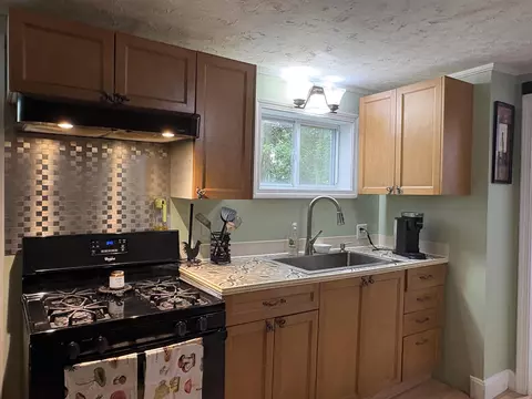 Kitchen - 137 Jericho Rd, Richmond, VT 05477 photo 4 of 9