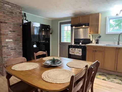 Kitchen - 137 Jericho Rd, Richmond, VT 05477 photo 7 of 9