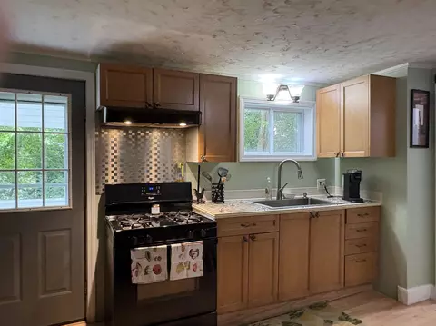 Kitchen - 137 Jericho Rd, Richmond, VT 05477 photo 2 of 9