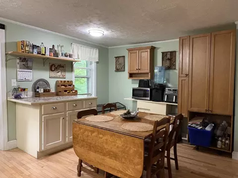 Kitchen - 137 Jericho Rd, Richmond, VT 05477 photo 3 of 9