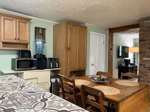Kitchen - 137 Jericho Rd, Richmond, VT 05477 photo 5 of 9