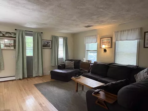 Living - 137 Jericho Rd, Richmond, VT 05477 photo 4 of 6
