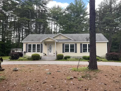 51 Poco Dr, Tamworth, NH 03886