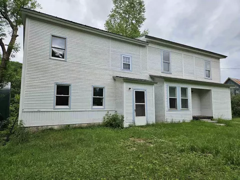 49 Winter St, Hardwick, VT 05843