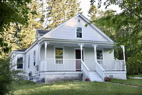 15 Warren Ave, Goffstown, NH 03045