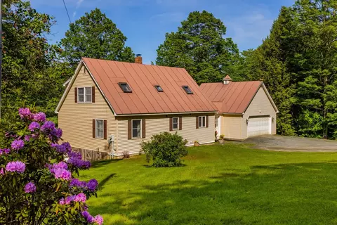 530 West Rd, Barnard, VT 05031