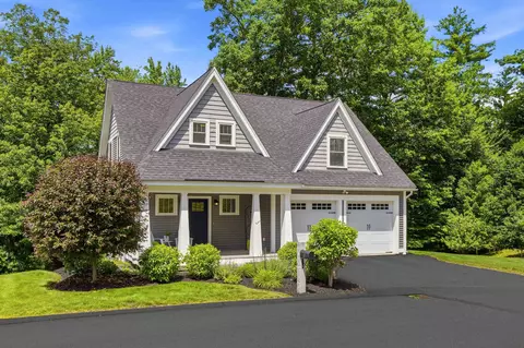 5 Firefly Lndg, Newmarket, NH 03857