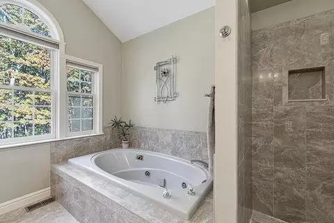 Bath - 12 Haskell Rd, Windham, NH 03087 photo 3 of 7