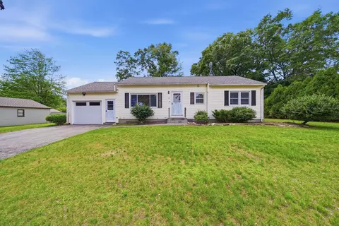19 Carroll St, Nashua, NH 03063