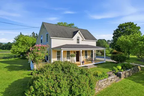 884 Darling Hill Rd, Lyndonville, VT 05851