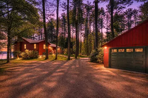 1807 Little Sunapee Rd, New London, NH 03257