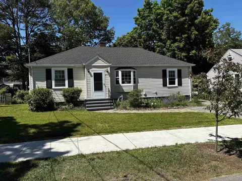 617 Colonial Dr, Portsmouth, NH 03801