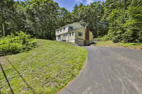 15 Castle Hill Rd, Pelham, NH 03076