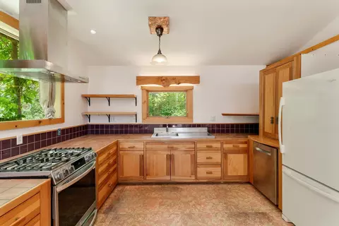 Kitchen - 614 Gray Rd, Plainfield, VT 05667 photo 6 of 7