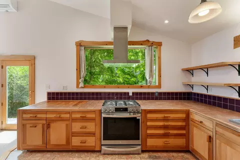 Kitchen - 614 Gray Rd, Plainfield, VT 05667 photo 5 of 7