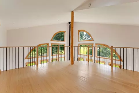 Living - 614 Gray Rd, Plainfield, VT 05667 photo 7 of 8
