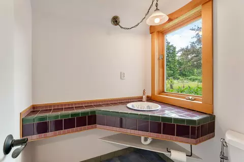 Bath - 614 Gray Rd, Plainfield, VT 05667 photo 1 of 4