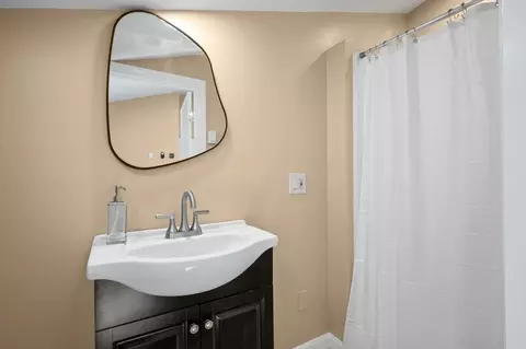 Bath - 23 Cusack Rd #29, Hampton, NH 03842 photo 2 of 4