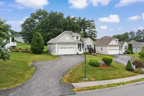 28 Saint Andrews Way, Londonderry, NH 03053