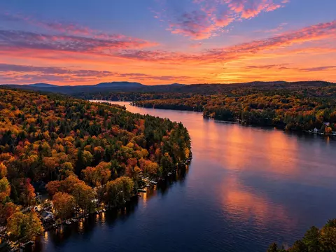 294 Reservoir Dr, Weare, NH 03281