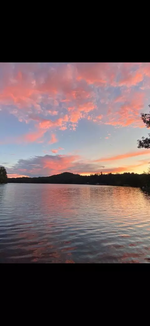294 Reservoir Dr, Weare, NH 03281