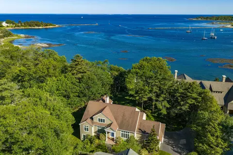 65 Little Harbor Rd, New Castle, NH 03854